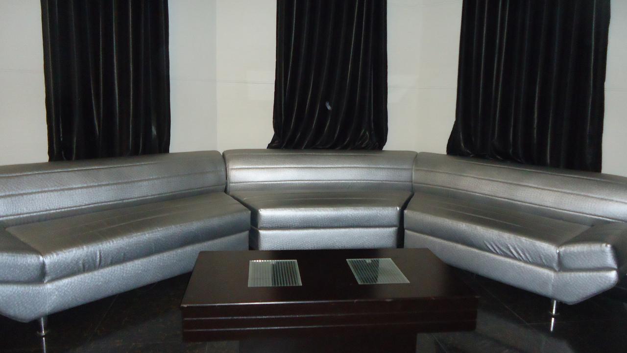 Midway Hotel & Restaurant Sadiqabad Екстериор снимка