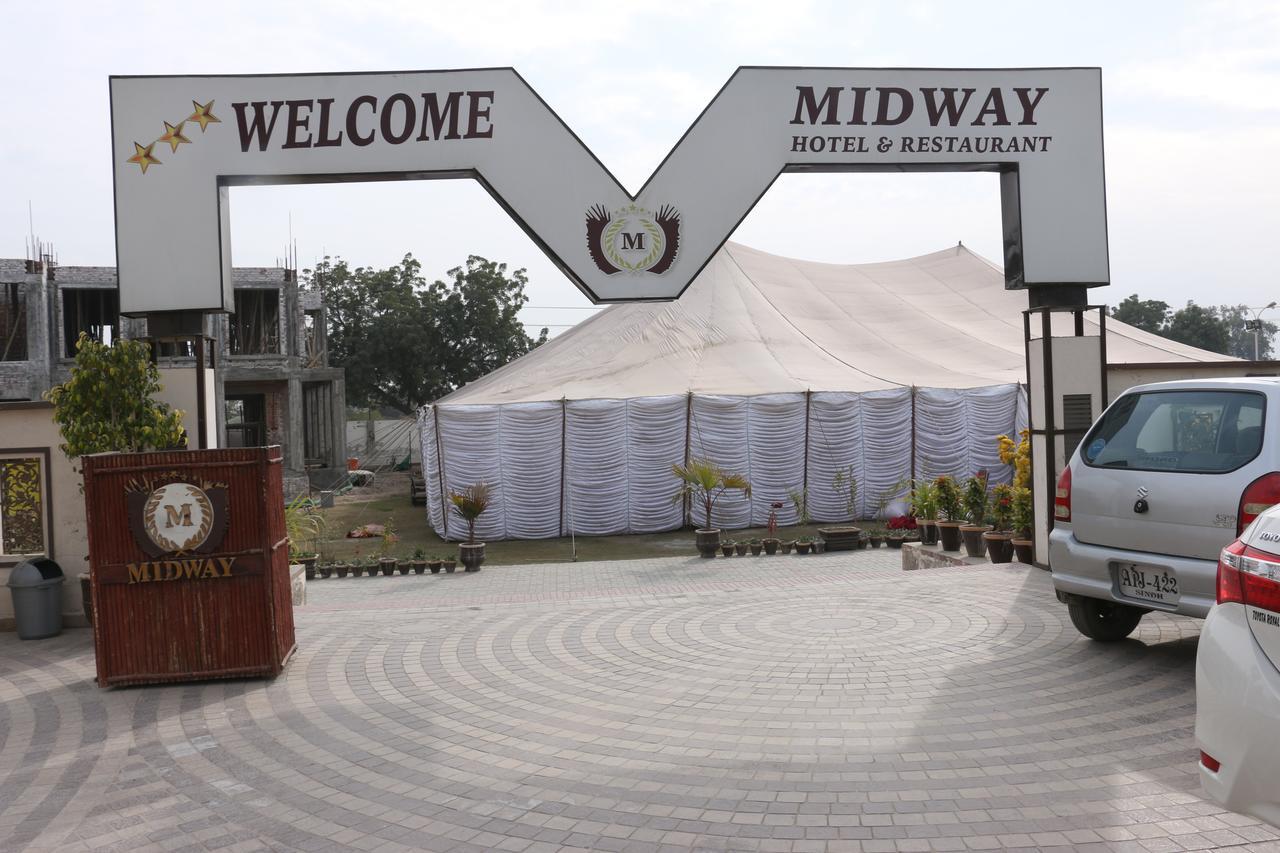 Midway Hotel & Restaurant Sadiqabad Екстериор снимка