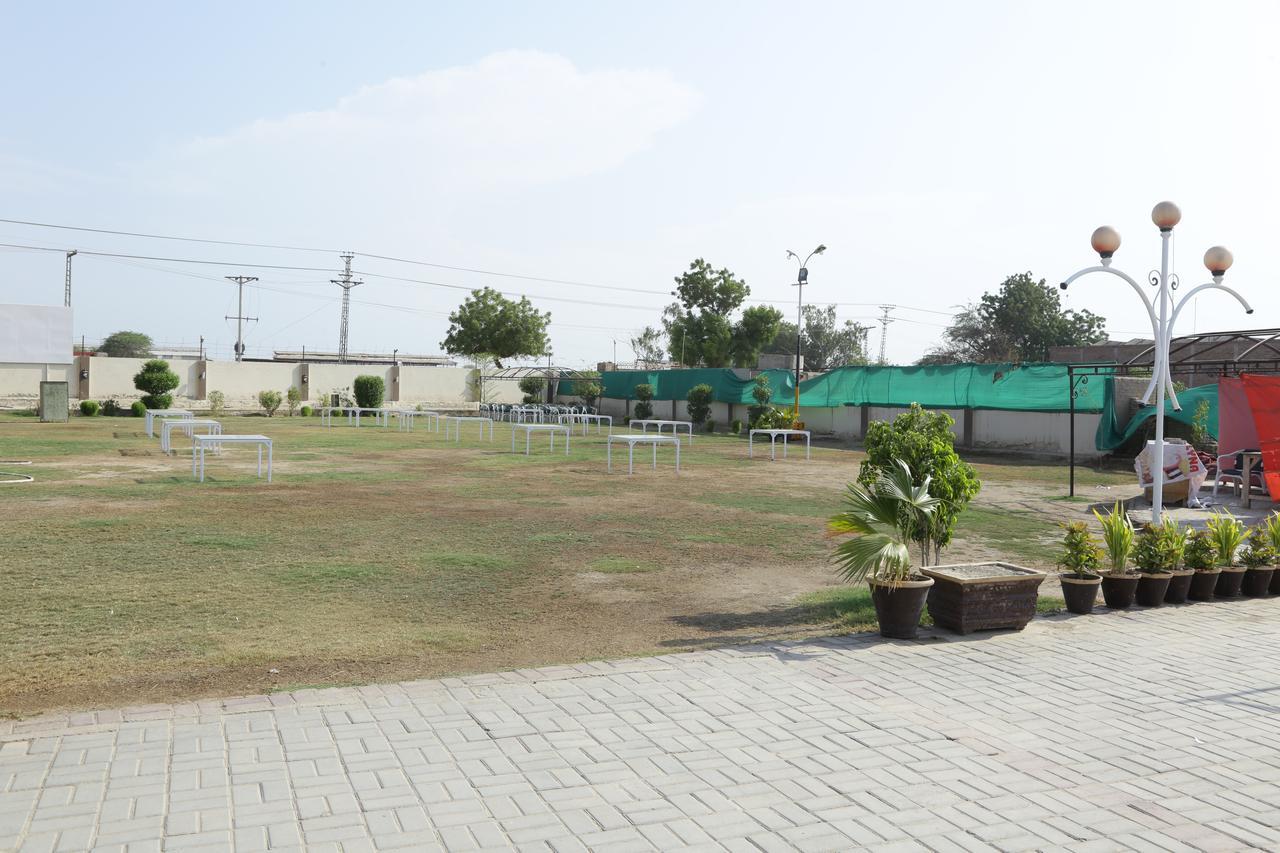 Midway Hotel & Restaurant Sadiqabad Екстериор снимка